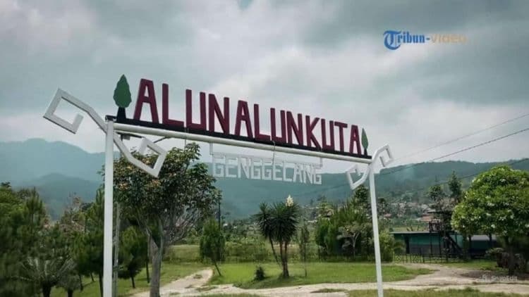 Alun-alun Kuta Genggelang