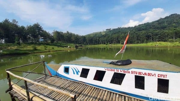 Wisata Alam Situ Dewa Dewi Cipiit