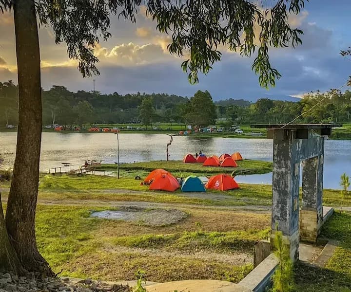 Sunsetlake Camp gallery 2